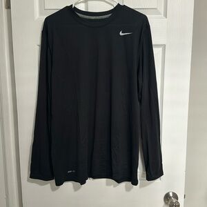 NWOT Nike dri fit lightweight top